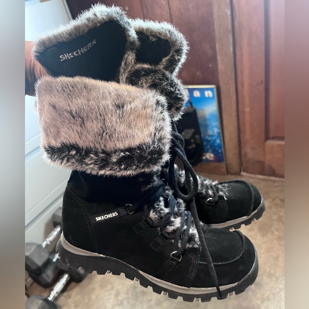 Women Skechers boots 😍